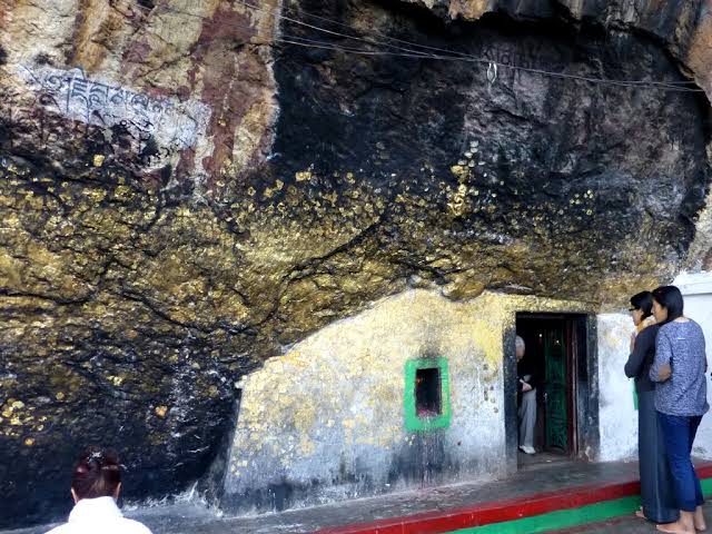 Dungeshwari Cave Temple